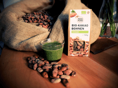 Grüner Smoothie mit Rohen Kakaobohnen